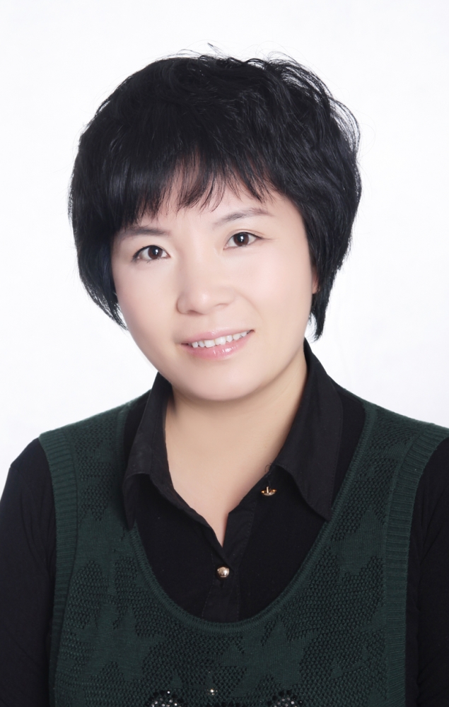 县,1992年大专毕业后在赣抚平原管理局担任出纳职务,于1994年下海经商