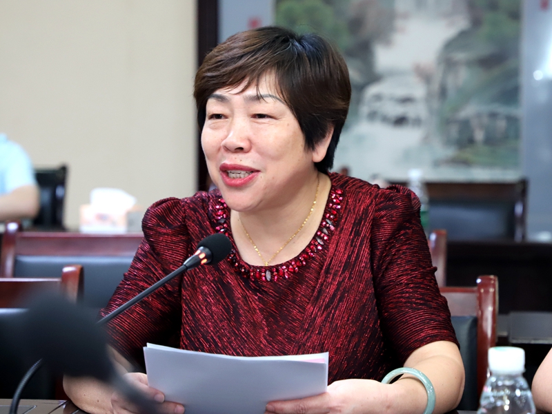 省女企协顾问李亚平,会长罗玉英,常务副会长周永红,詹慧珍等二十余位